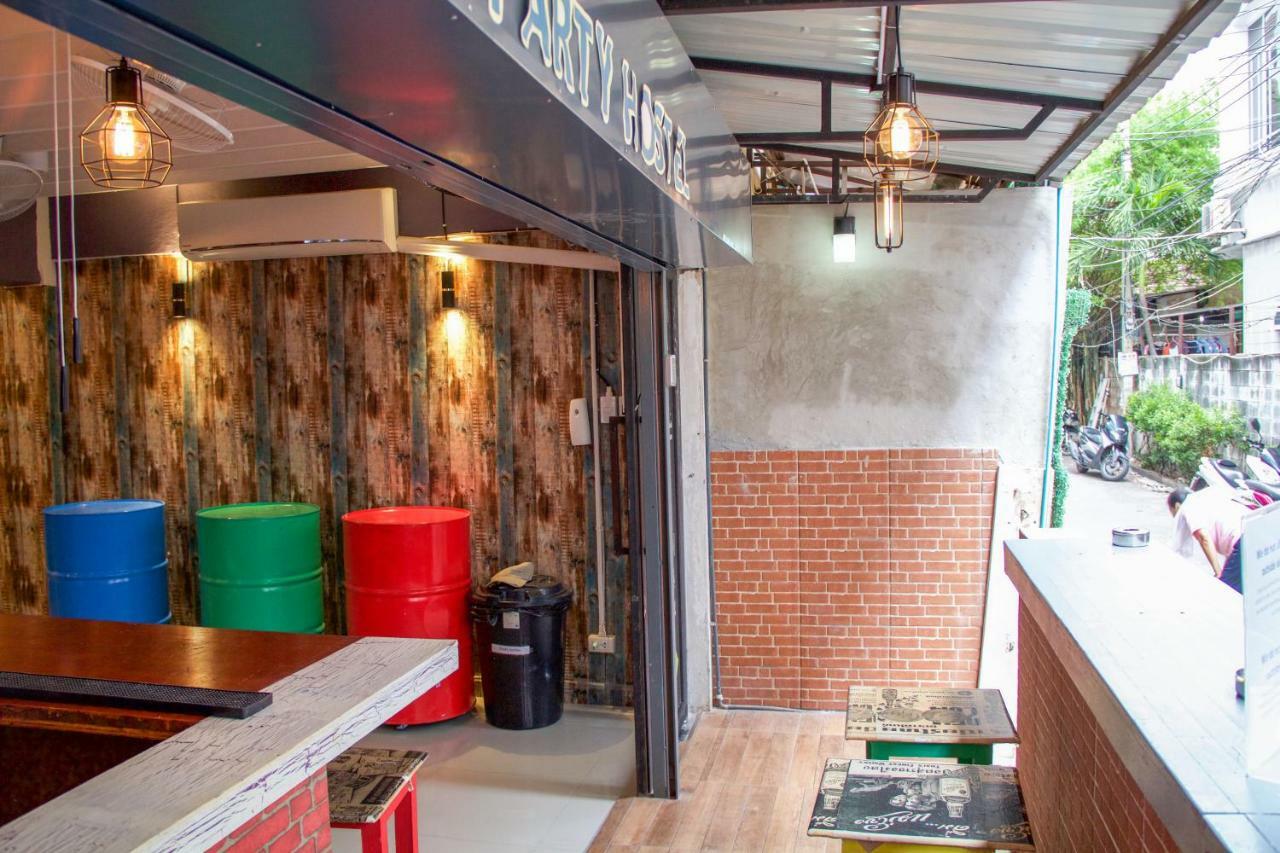 Fun Wan Hostel Bangkok Dış mekan fotoğraf