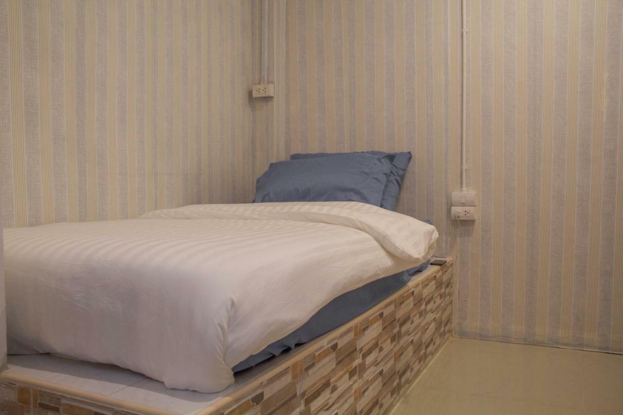 Fun Wan Hostel Bangkok Dış mekan fotoğraf