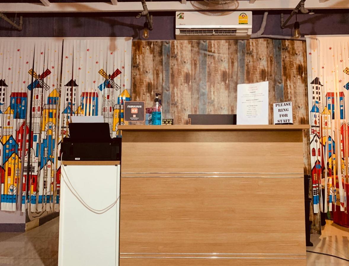 Fun Wan Hostel Bangkok Dış mekan fotoğraf