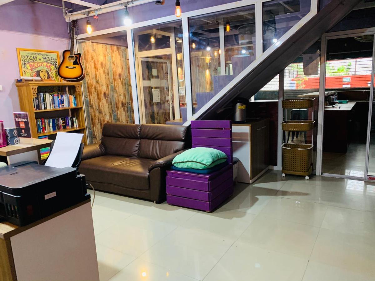 Fun Wan Hostel Bangkok Dış mekan fotoğraf