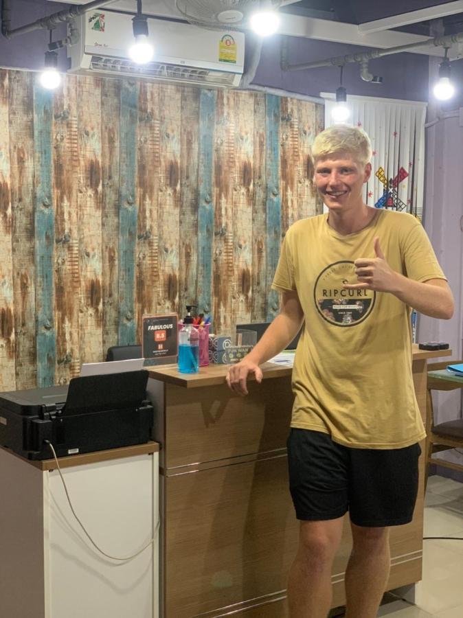 Fun Wan Hostel Bangkok Dış mekan fotoğraf